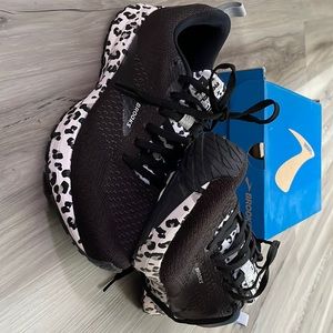 Womens brooks Revel 4